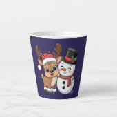 Cute Holiday Reindeer & Snowman Milchtasse (Vorderseite)