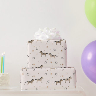 Cute Horses & Horseshoes Kids Birthday Light Beige Geschenkpapier