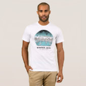 Cute Ice Skating Winter Village Scene Snowy Lights T-Shirt (Vorne ganz)