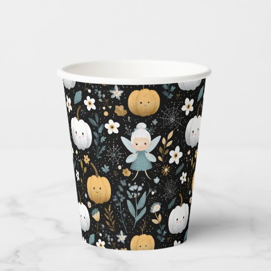 Cute Kawaii Halloween Fairy and Pastel Pumpkins Pappbecher (Vorderseite)