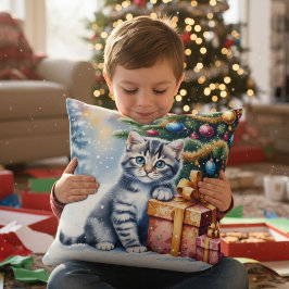 Cute Kitten Under Christmas Tree Kissen