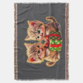 **Cute Kittens Fighting Over a Gift – Funny Christ Decke (Vorderseite Vertikal)