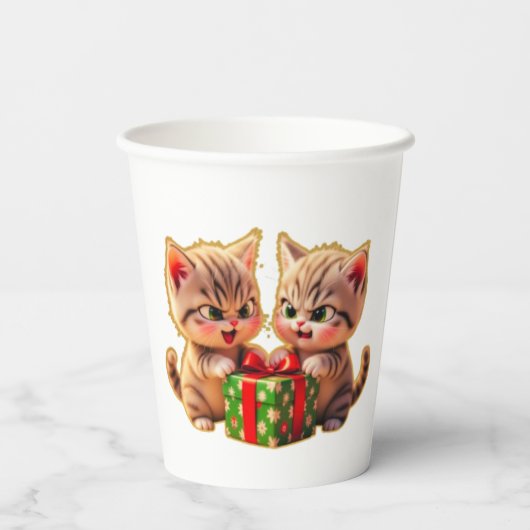 **Cute Kittens Fighting Over a Gift – Funny Christ Pappbecher (Rückseite)