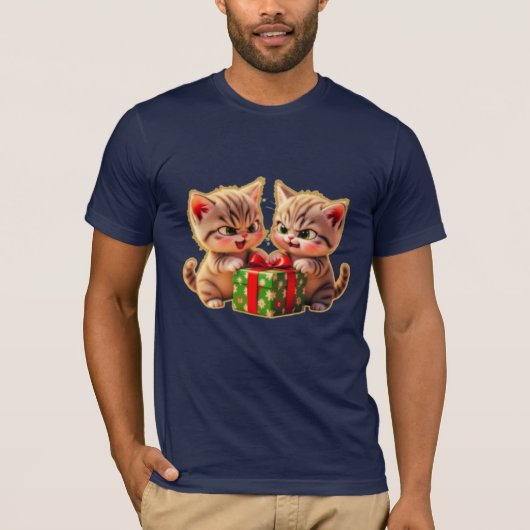 **Cute Kittens Fighting Over a Gift – Funny Christ T-Shirt (Vorderseite)