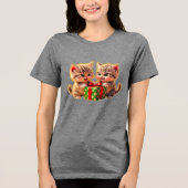 **Cute Kittens Fighting Over a Gift – Funny Christ Tri-Blend Shirt (Vorderseite)
