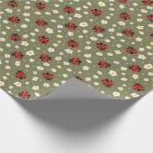 Cute Ladybug and Strawberry Flower Polka Dots Geschenkpapier (Ecke)