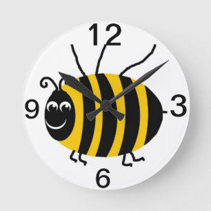 Cute Ladybug Runde Wanduhr