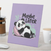Cute Lazy Panda – “Maybe Later” Relaxing Panda Sockelschild (In Situ)