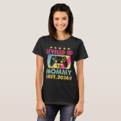 Cute Leveled Up To Mommy 2026 Awesome Promoted To  T-Shirt (Vorne ganz)
