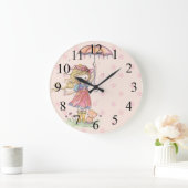 Cute Little Girl and Ktty Pink Polkadot Clock Große Wanduhr (Zuhause)