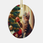 Cute Little Kitten Playing With Christmas Bulb Keramik Ornament (Rechts)