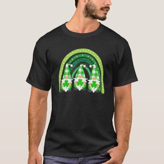 Cute Lucky Rainbow Gnome Happy St Patricks Day Fam T-Shirt (Vorderseite)