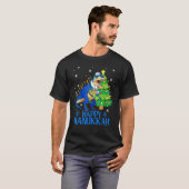 Cute Menorasaurus Rex Dinosaur Tree Christmas Happ T-Shirt (Vorne ganz)