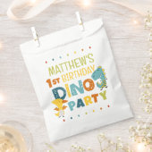 Cute Modern Dino Dinosaur Kid's Birthday Party Geschenktütchen (Ausgeschnitten)