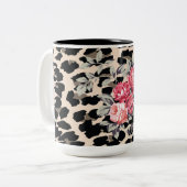 Cute Modern Flowers on Leopard Print-Personalized Zweifarbige Tasse (Vorderseite Links)