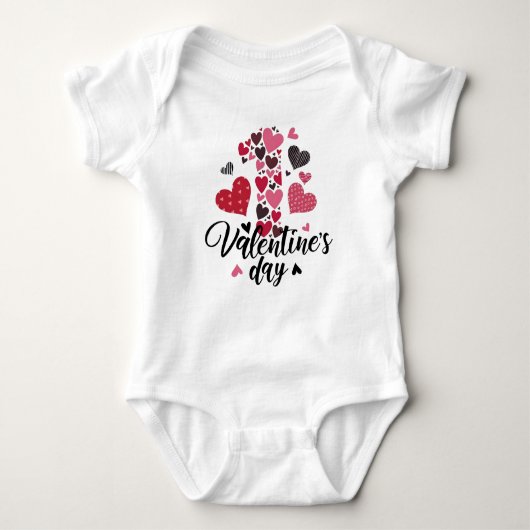 CUTE MY FIRST VALENTINES DAY SAYING BABY STRAMPLER (Vorderseite)
