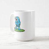 Cute One-Eyed Pink Monster Playing Golf Cartoon Kaffeetasse (Vorderseite Links)