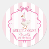 Cute One Silly Goose Pink Bow First Birthday Runder Aufkleber (Vorderseite)