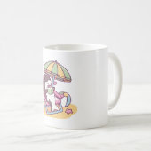 Cute Orca Chilling Under Beach Umbrella Kaffeetasse (VorderseiteRechts)