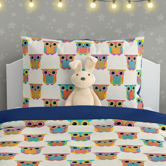 Cute Owl Pattern on Cream Kissenbezug