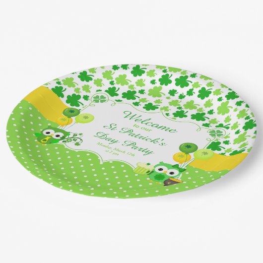 Cute Owls St Patrick's Day Party Pappteller (Schrägansicht)