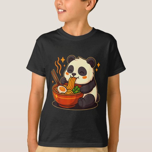Cute Panda Eating Ramen Noodles T-Shirt (Vorderseite)