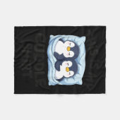 Cute Penguin Cuddle Cozy Sleep Matching Couple  Fleecedecke (Vorderseite (Horizontal))