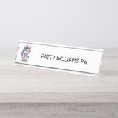 Cute Penguin Nurse Pink Stethoscope Custom Schreibtischnamensplakette (Vorderseite )