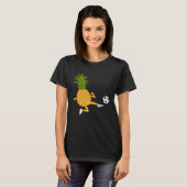 Cute Pineapple Kicking Ironic Summer Fruits T-Shirt (Vorne ganz)