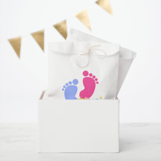 Cute Pink and Blue Baby Footprints Gender Reveal Geschenktütchen