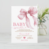 Cute Pink Bow Coquette Baby Sprinkle Baby Shower Einladung (Stehend Vorderseite)