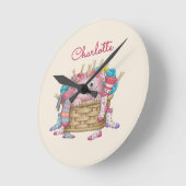 Cute Pink Fluffy Sock Monster Kids Design Runde Wanduhr (Winkel)