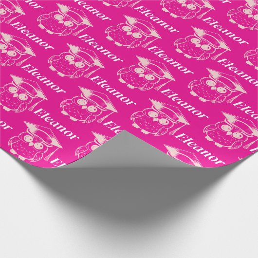Cute Pink Grad Owl Pattern Geschenkpapier (Ecke)