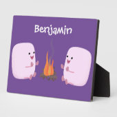 Cute pink marshmallows by camp fire cartoon fotoplatte (Seite)