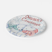 Cute Polar Bears in Red and Green Scarf Pappteller (Schrägansicht)