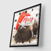 Cute Pug in a Red Santa Hat Merry Christmas Quadratische Wanduhr (Winkel)