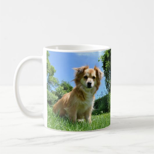 Cute Puppy in Garden Personalised Kaffeetasse (Links)