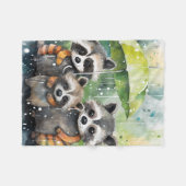 Cute Raccoons in the Rain Fleecedecke (Vorderseite (Horizontal))