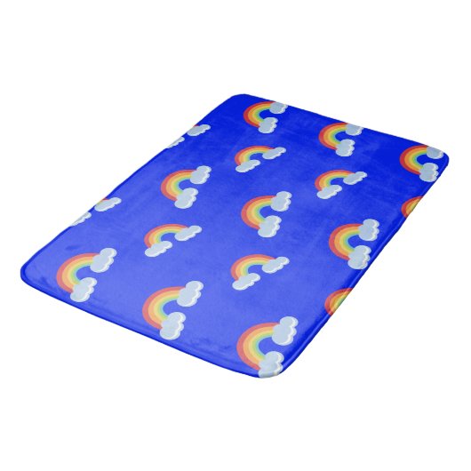 Cute Rainbow with Clouds Pattern Badematte (Schrägansicht)