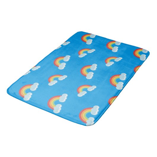 Cute Rainbow with Clouds Pattern Badematte (Schrägansicht)
