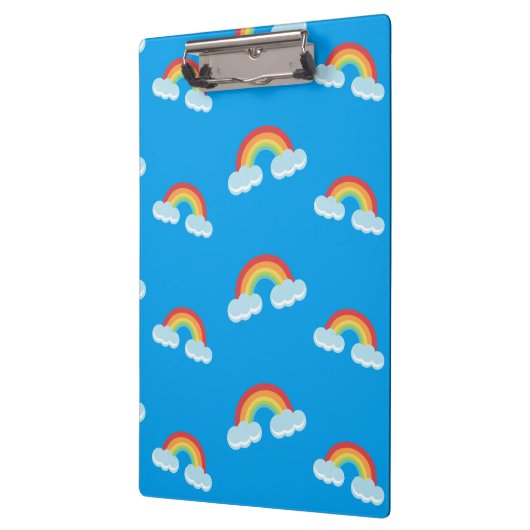 Cute Rainbow with Clouds Pattern Klemmbrett (Links)