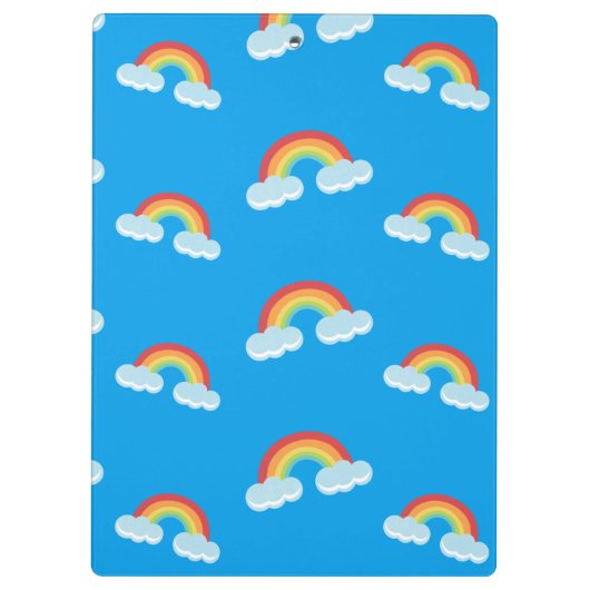 Cute Rainbow with Clouds Pattern Klemmbrett (Rückseite)