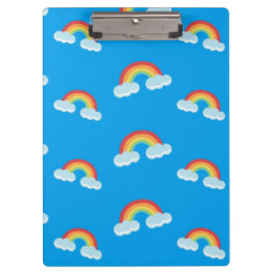 Cute Rainbow with Clouds Pattern Klemmbrett