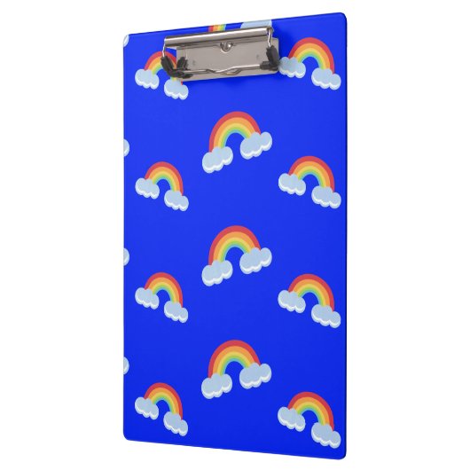 Cute Rainbow with Clouds Pattern Klemmbrett (Links)