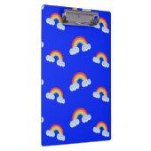 Cute Rainbow with Clouds Pattern Klemmbrett (Rechts)