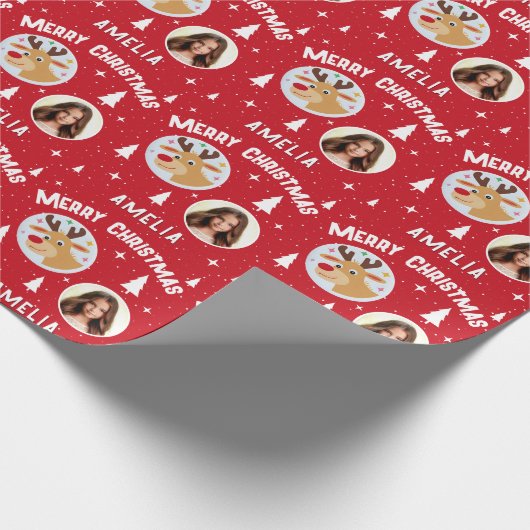 Cute Red Reindeer Kid`s Name Photo Merry Christmas Geschenkpapier (Ecke)