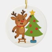 Cute Reindeer Decorating Tree Personalized Name Keramik Ornament (Vorne)