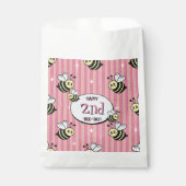 Cute Retro Pink Striped Bumblebee Birthday Geschenktütchen (Vorderseite)