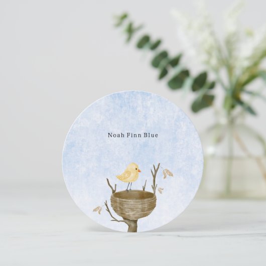 Cute Scene With Little Baby Bird In A Bird's Nest Einladung (Stehend Vorderseite)