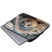 Cute Seal Laying on Boat Dock Ocean Pier Laptopschutzhülle (Vorne Knopf)